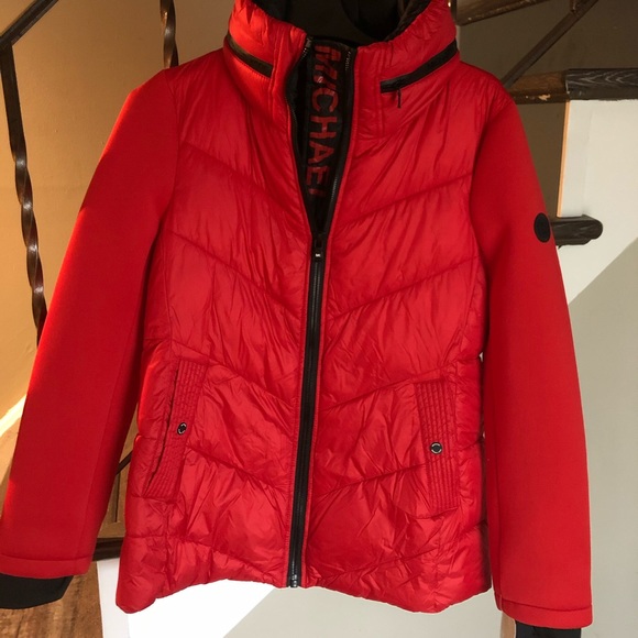 COPY - Michael Kors red jacket with zipper hood - Picture 3 of 11